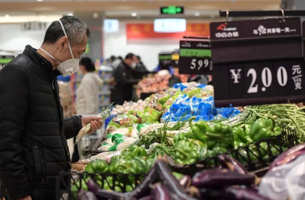 疫情中，一個(gè)中產(chǎn)家庭能撐多久？