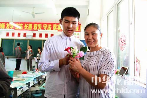 母親節(jié)，周口高中生這樣過！