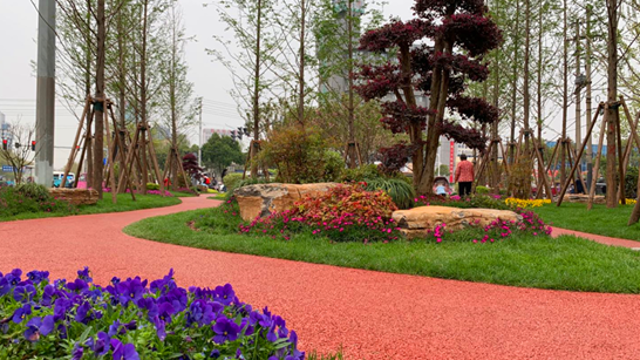 周口：街頭“小游園” 幸?！按竺裆?> </a></TD>             </TR>           </TBODY>         </TABLE>         <TABLE class=margin_4 border=0 cellSpacing=0 cellPadding=0 width=